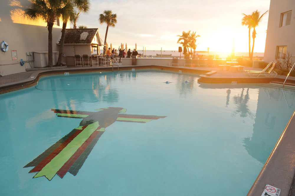 Thunderbird Beach Resort Treasure Island Exterior foto